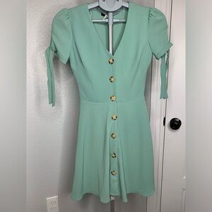 B.‎ Darlin Green Button Front Dress Tie Sleeve Mini Flare Dress Size 1/2 V Neck